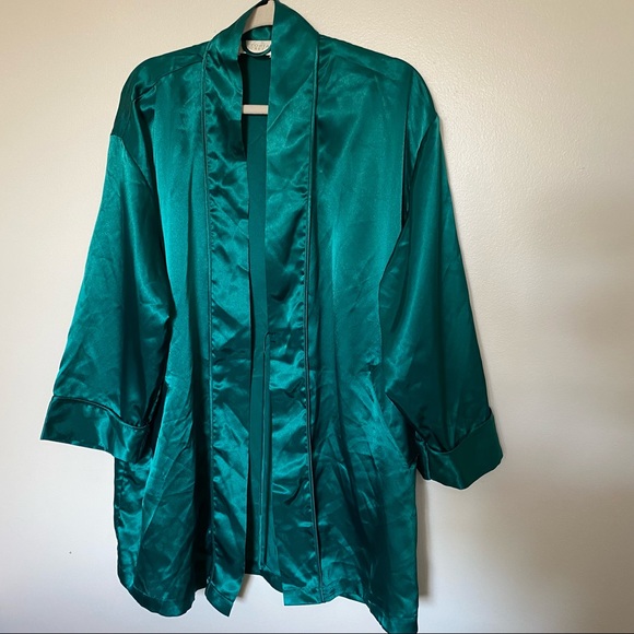 Victoria’s Secret Gold Label Vintage Green Kimono NWT missing belt - Picture 4 of 6